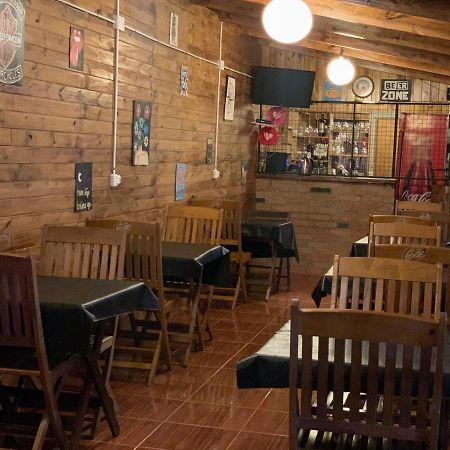 Litt Iguazu Hostal Пуэрто-Игуасу Экстерьер фото