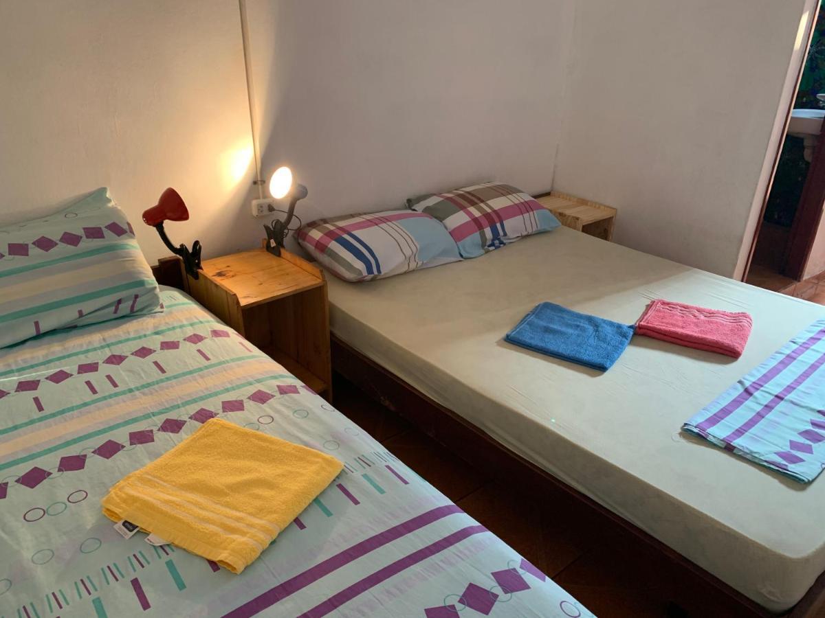 Litt Iguazu Hostal Пуэрто-Игуасу Экстерьер фото