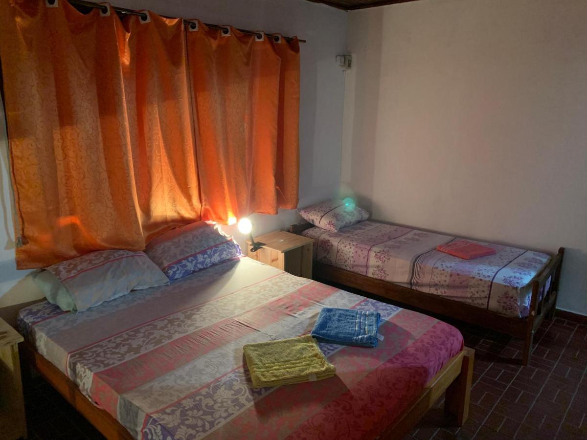Litt Iguazu Hostal Пуэрто-Игуасу Экстерьер фото